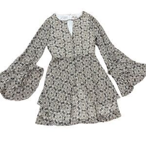 Yumi Kim medallion geometric dress with bell sleeves sz Sācream blue